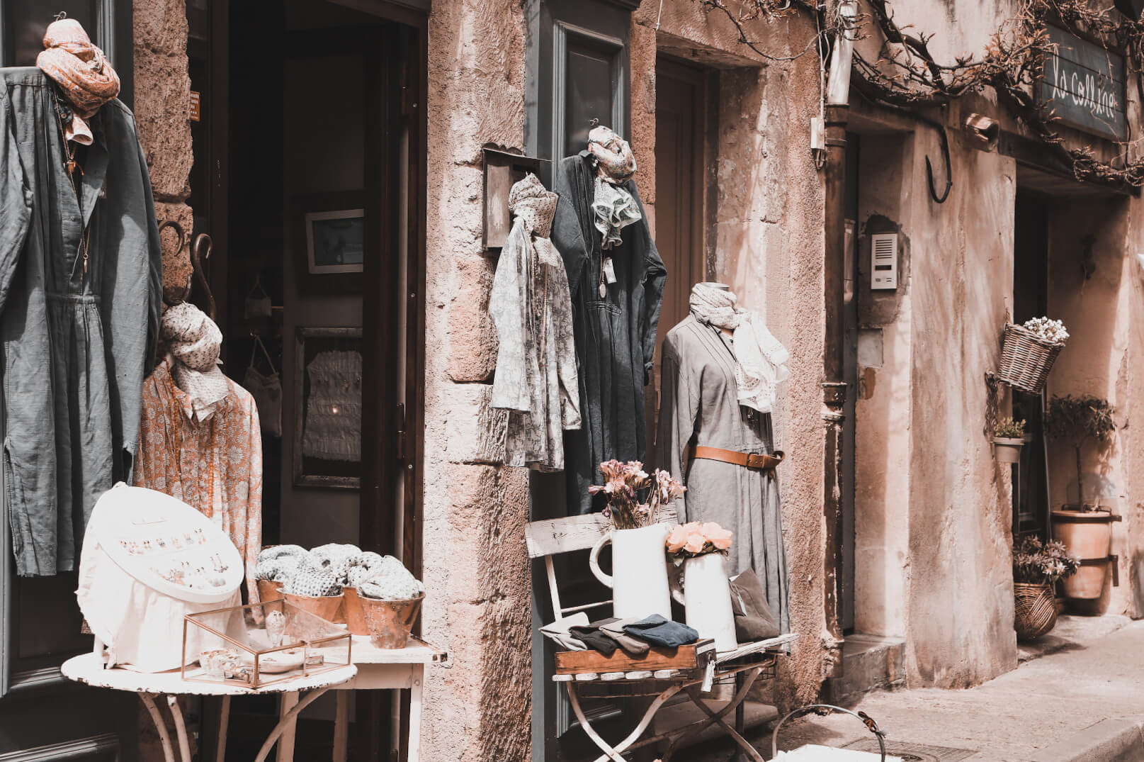 Boutique à Lourmarin ©HOCQUEL A