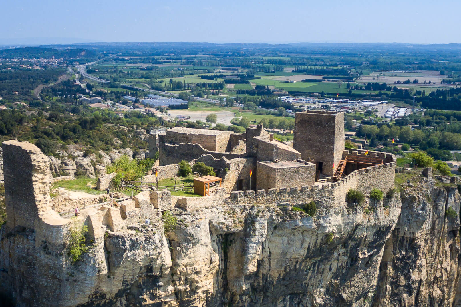 Forteresse de Mornas ©PAMATO L