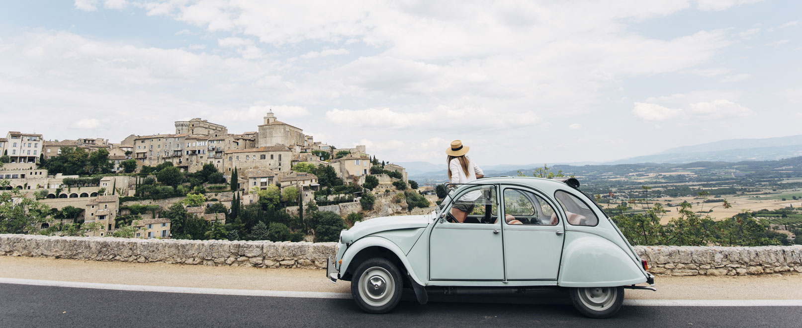 Die Provence in einem Citroën 2CV-Coquard